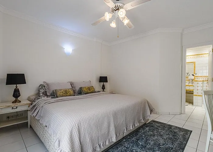 Luxury El Duque Daire *