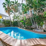 Luxury El Duque Apartamento *