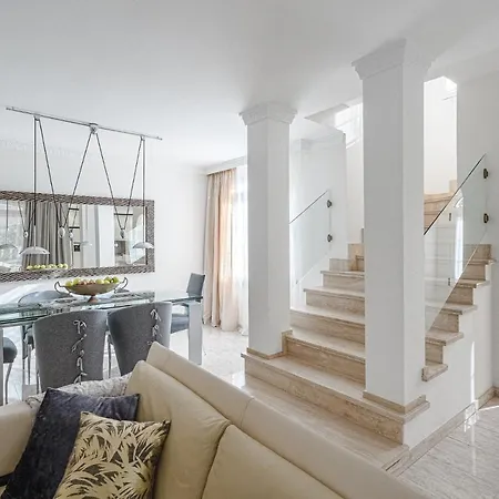 דירה Luxury El Duque אדחה