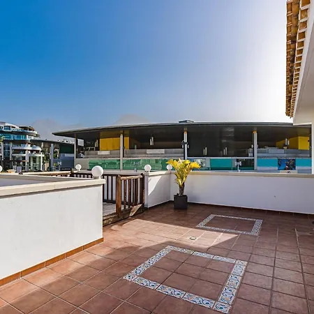 Luxury El Duque אדחה