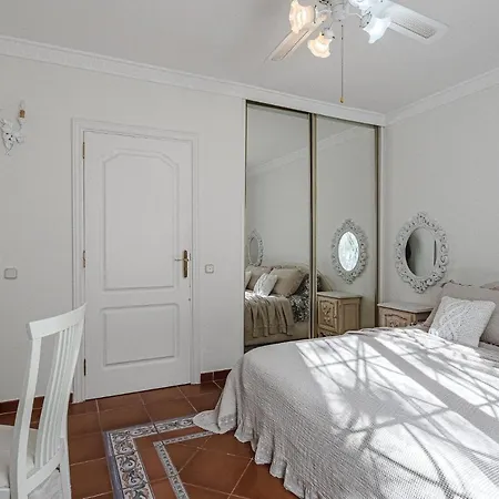 דירה Luxury El Duque אדחה