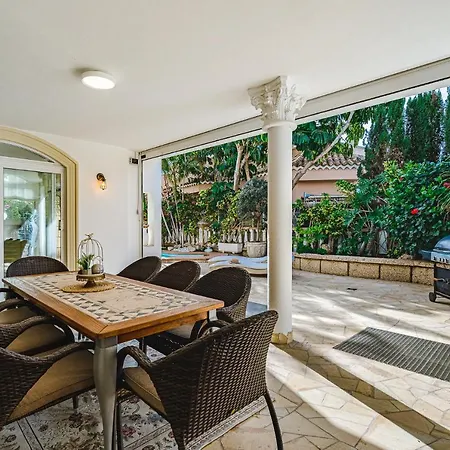 Luxury El Duque דירה אדחה