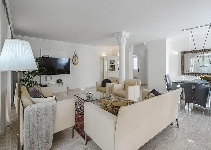 Luxury El Duque Апартаменты *