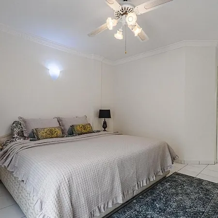 Luxury El Duque Apartment *