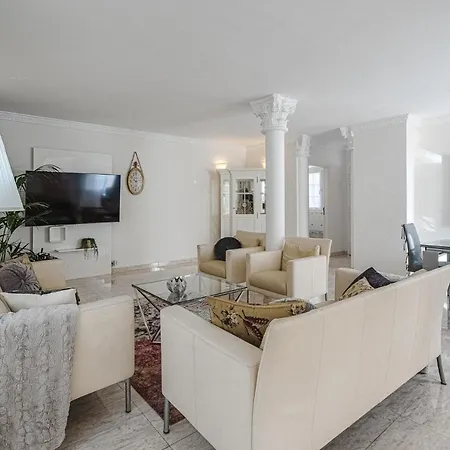 Luxury El Duque Apartment *