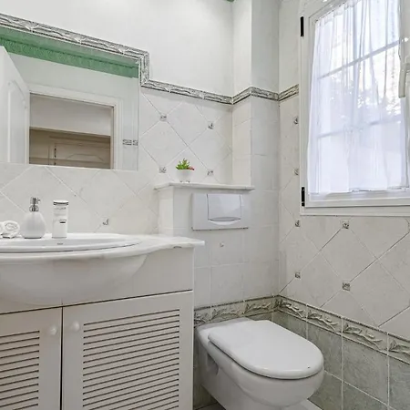 Luxury El Duque Apartment *