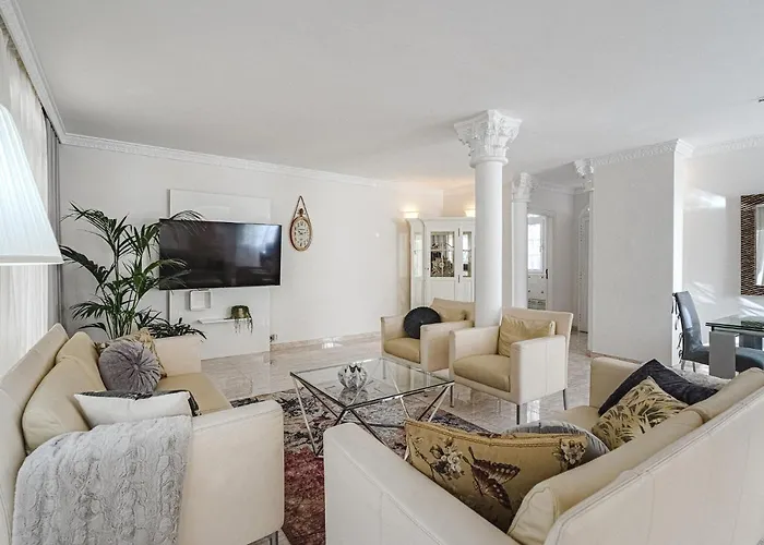 Luxury El Duque Apartmán