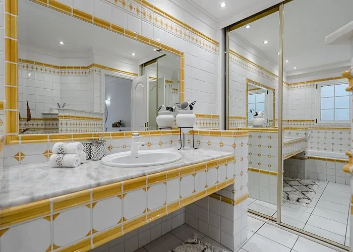 Luxury El Duque Lejlighed *