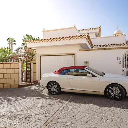 Luxury El Duque 아데제