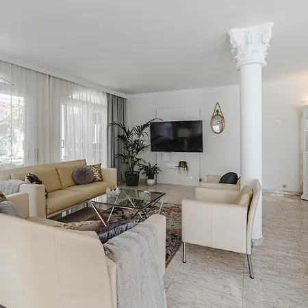 아파트 Luxury El Duque *