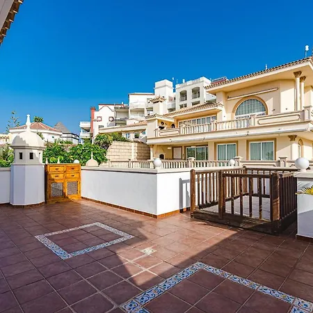 Luxury El Duque 아데제